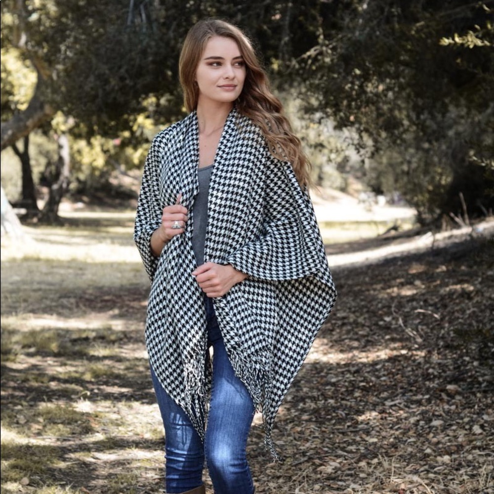 Houndstooth Ruana